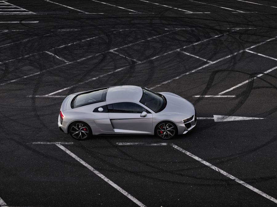  Audi R8 V10 RWD Coupe 2019 года  (WW) (фото 10 из 34)